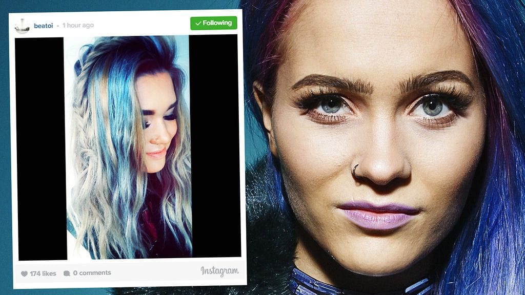 Kuin kaksi marjaa! Taustalla laulaja Sanni ja etualalla vasemmalla entinen Miss Suomi Bea Toivonen.