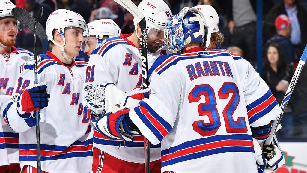 Antti Raanta oli Rangersin tukijalka maanantaina.