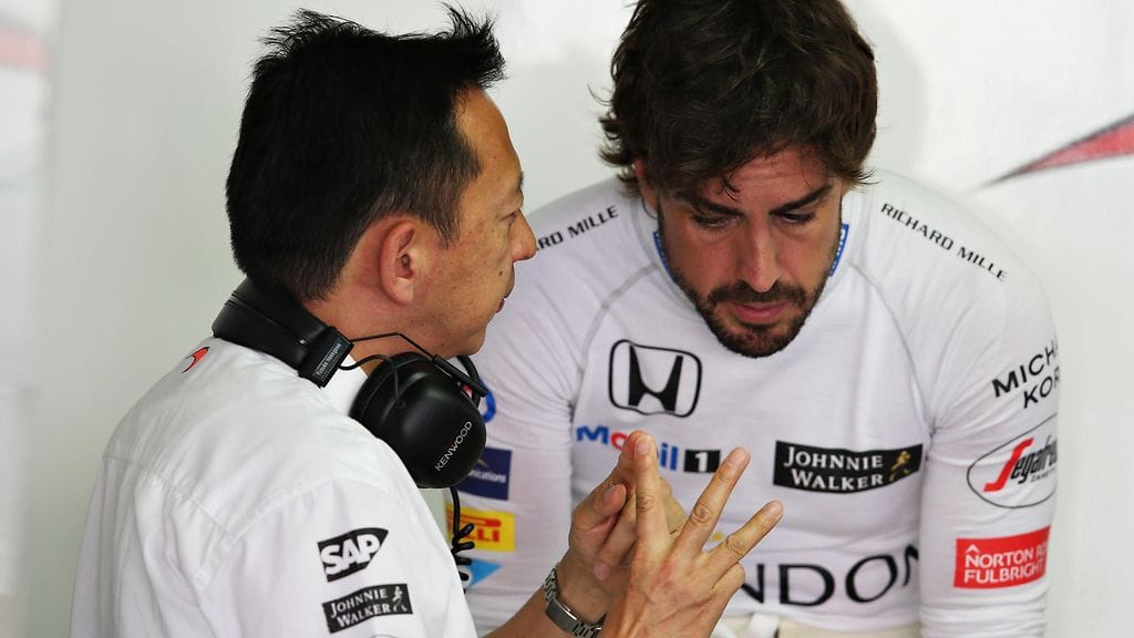 Yusuke Hasegawa ja Fernando Alonso.