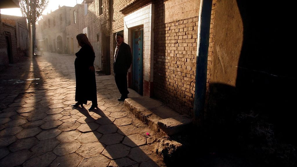 Kansainväliselle medialle vuodetut dokumentit paljastavat, että Kiina aivopesee satojatuhansia uiguurivähemmistön edustajia.