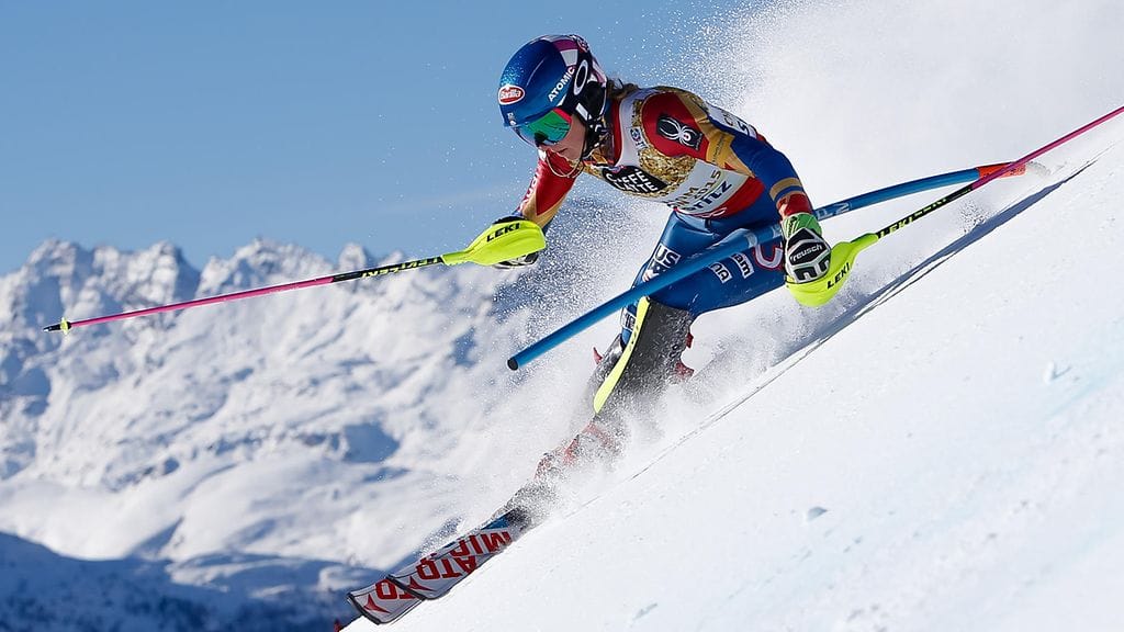 Mikaela Shiffrin hallitsee naisten pujottelua.