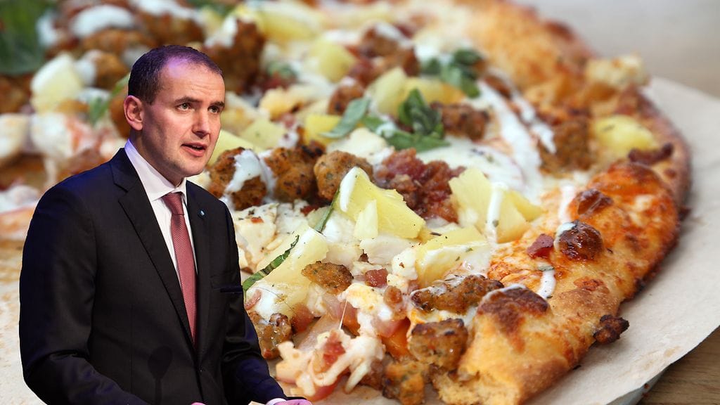 Islannin presidentti Guðni Th. Jóhannesson kieltäisi ananaksen pizzassa, jos voisi.