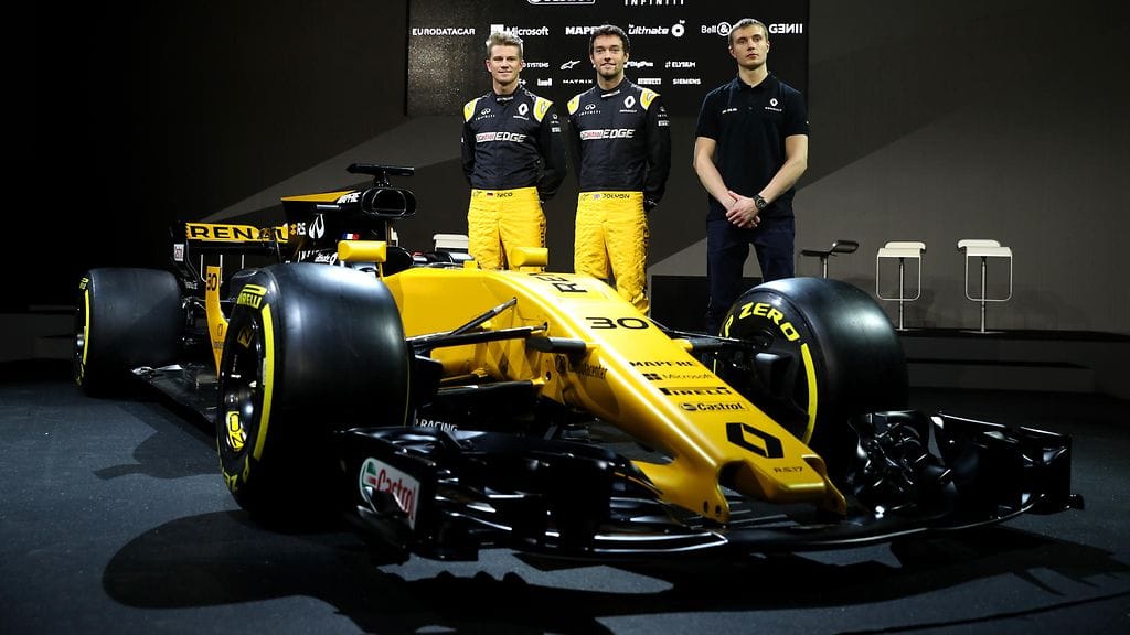 Renault RS17 ja tallin kuljettajat esittäytyivät tiistaina.