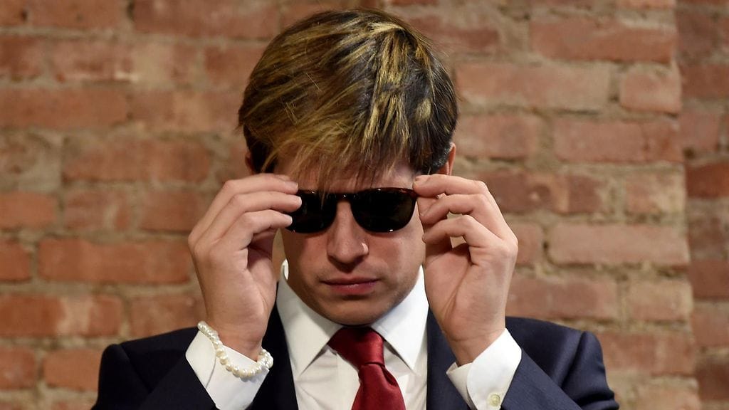 Milo Yiannopoulos kertoi irtisanoutumisestaan tiedotustilaisuudessa 21. helmikuuta New Yorkissa Yhdysvalloissa.