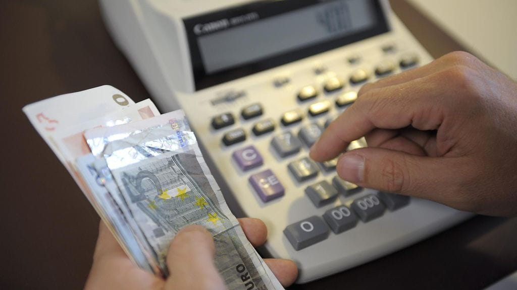 Teknologiateollisuuden toimitusjohtajan Jorma Turusen mukaan maailmantalous kasvaa vahvasti, mutta valitettavasti Suomessa kasvu näyttää hidastumisen merkkejä.