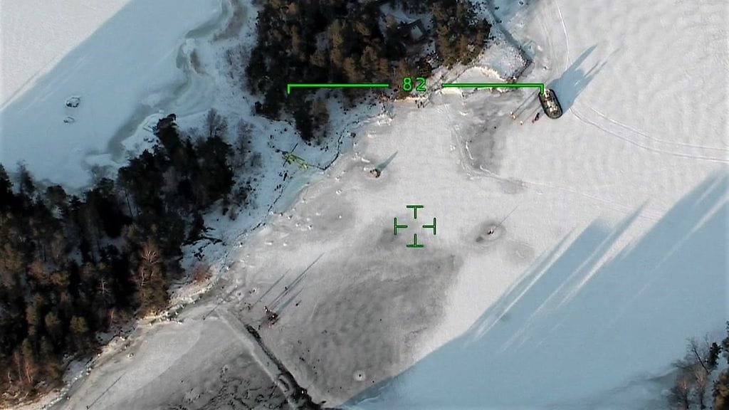 Jäihin pudonneita etsittiin Espoossa iltapäivällä mittavissa etsinnöissä. lmakuva: Merivartiosto.