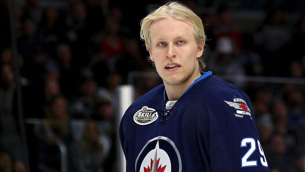 Patrik Laineen pelipaita ei kuulunut NHL-kauden myydyimpiin.