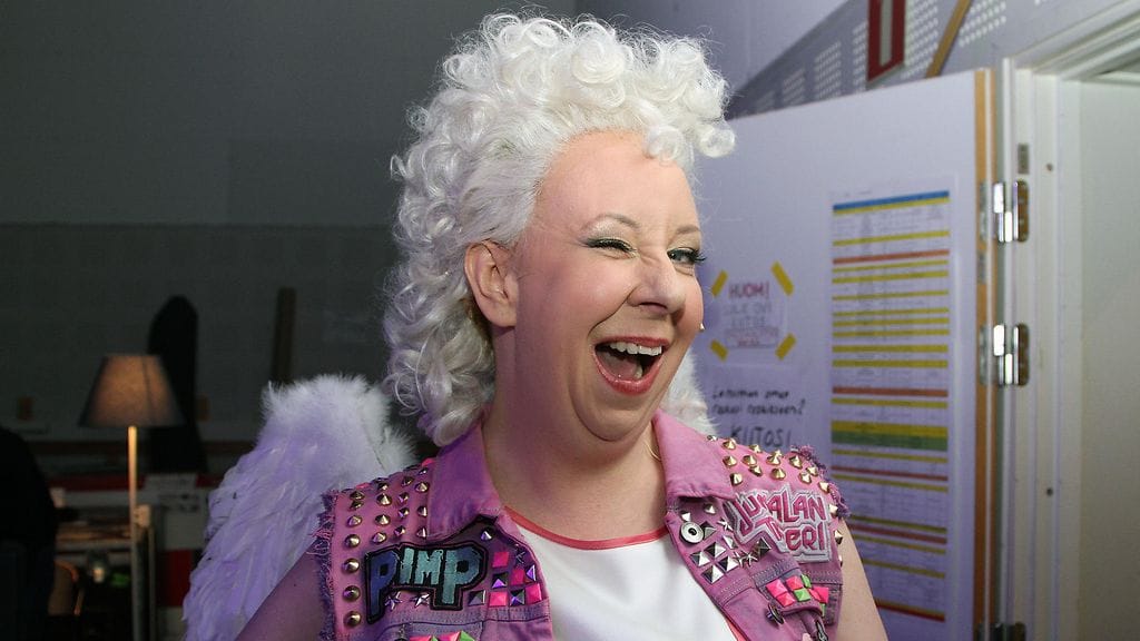 Sketsihahmo Amurin enkeli (Jenni Kokander) Putous-kulisseissa 25. helmikuuta 2017.