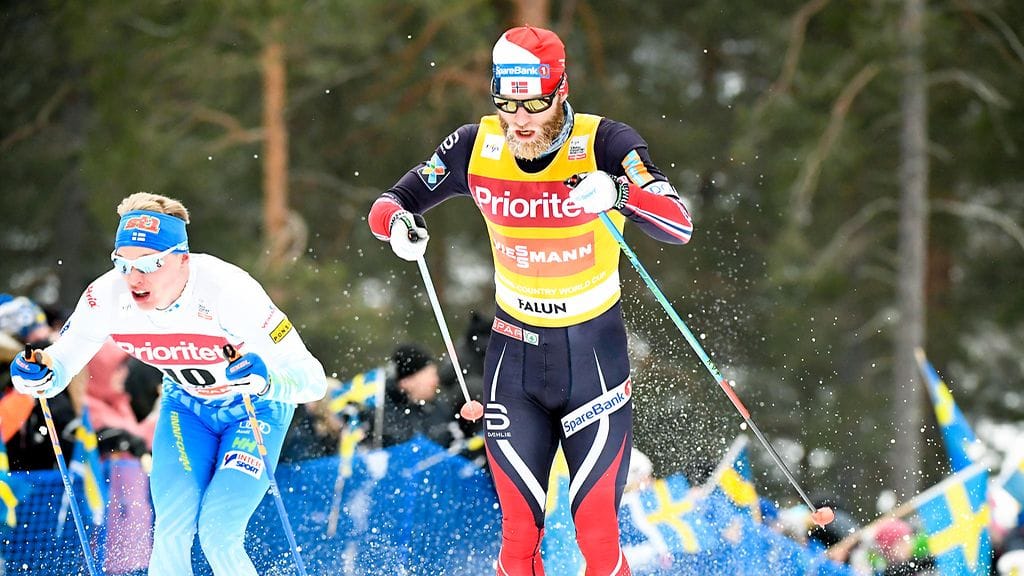 Iivo Niskanen (vas.) on Martin Johnsrud Sundbyn päävastus keskiviikon kisassa.