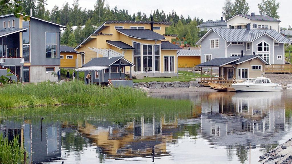 Heinolan Asuntomessuilla esiteltiin rantarakentamista vuonna 2004.