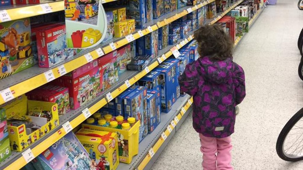 Brother Christmas järjesti kauppareissun 6-vuotiaalle Jennille. Kuva Facebook/Brother Christmas.