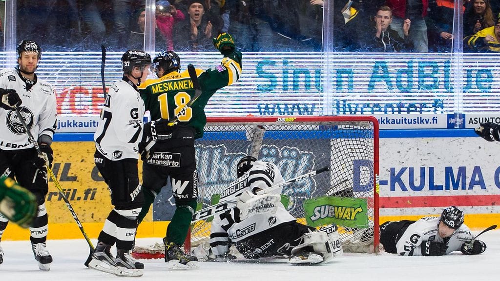 Ville Meskanen viimeisteli Ilveksen kolmannen maalin TPS:ää vastaan.