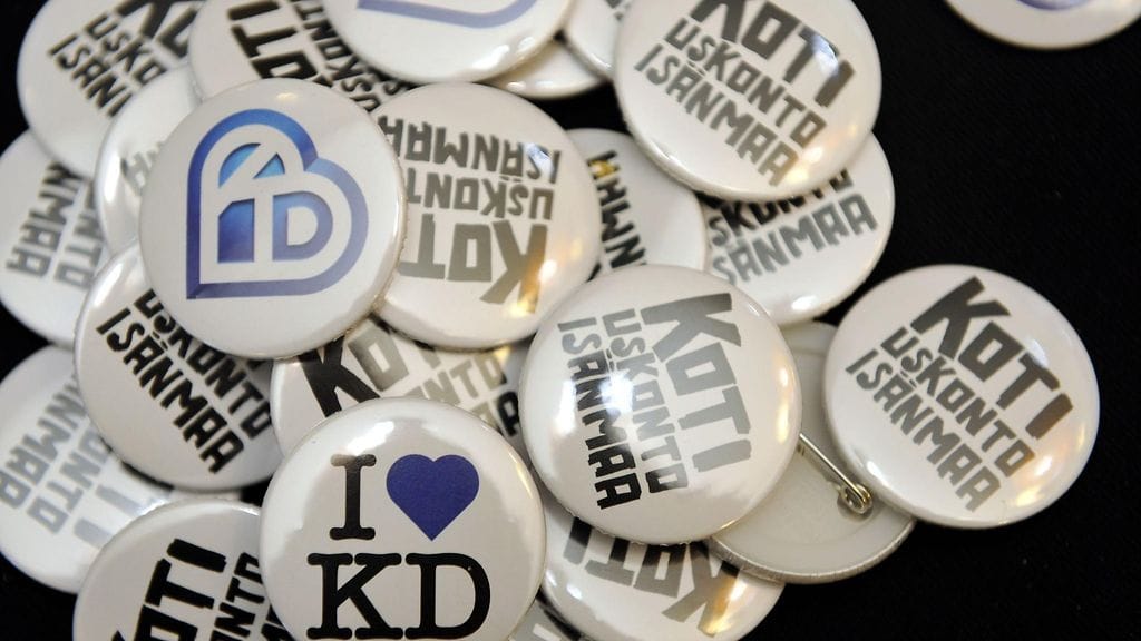 Arkistokuvassa kristillisdemokraattien vaalikampanjan tuotteita vuodelta 2010.