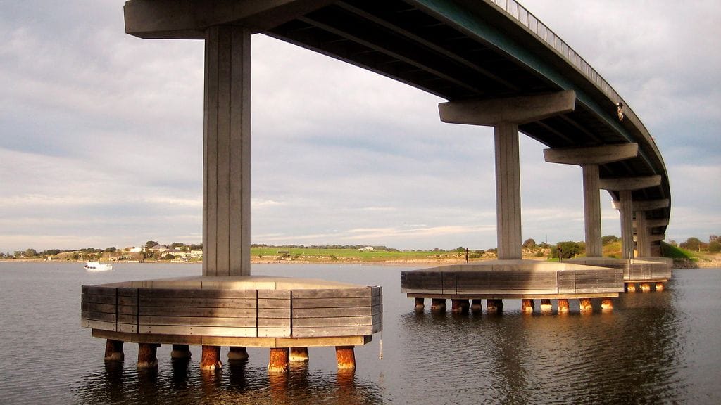 Arkistokuva. Murray-joen ylittävä silta etelä-Australiassa vuonna 2008 kuvattuna.