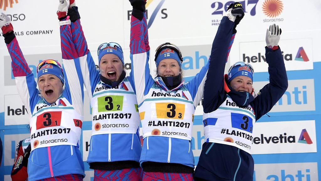 Naisten hiihtoviestijoukkue saavutti viime talvena Lahdessa MM-pronssia.