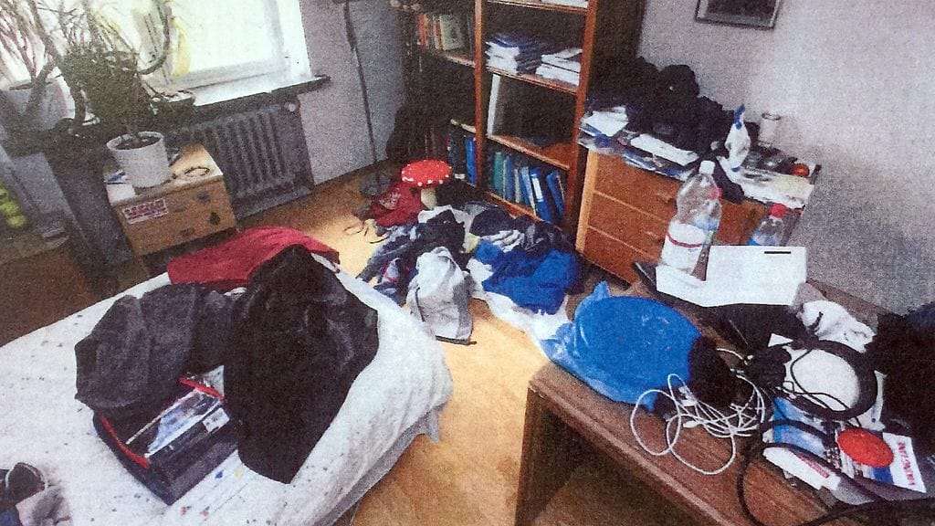 Murhasta syytetyn nuoren miehen huone Helsingin Lönnrotinkadulla. Kuva on osa poliisin julkistamaa esitutkintamateriaalia.