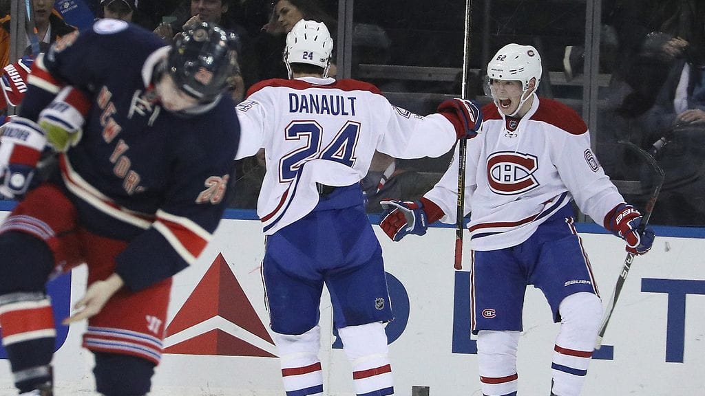 Artturi Lehkonen juhlimassa maaliaan.