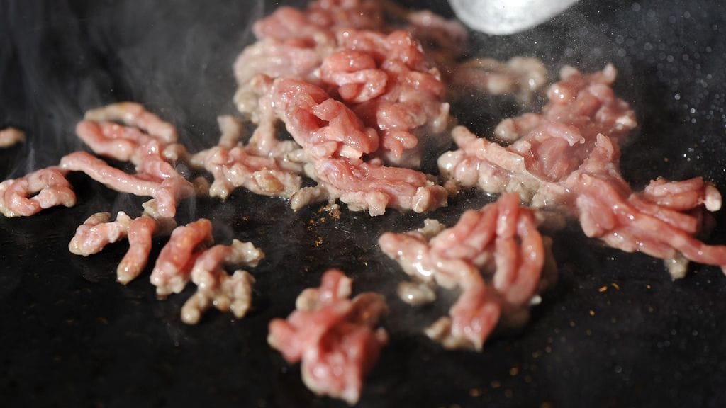 Eniten lihaa syövien sairastumisriski oli tutkimuksessa lähes 70 prosenttia suurempi kuin vähiten lihaa syövillä.