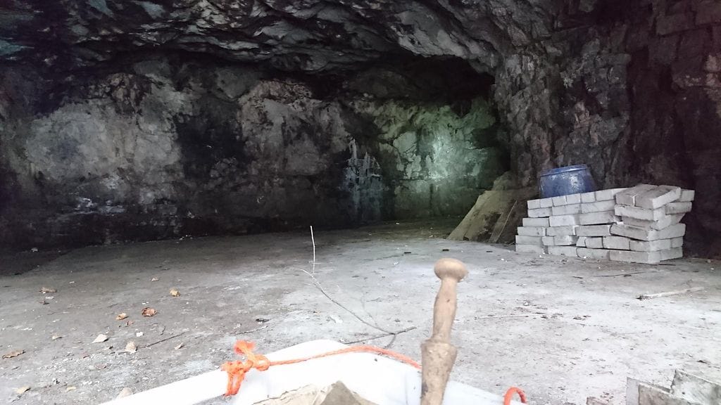 Luolatontilla3 sisältä