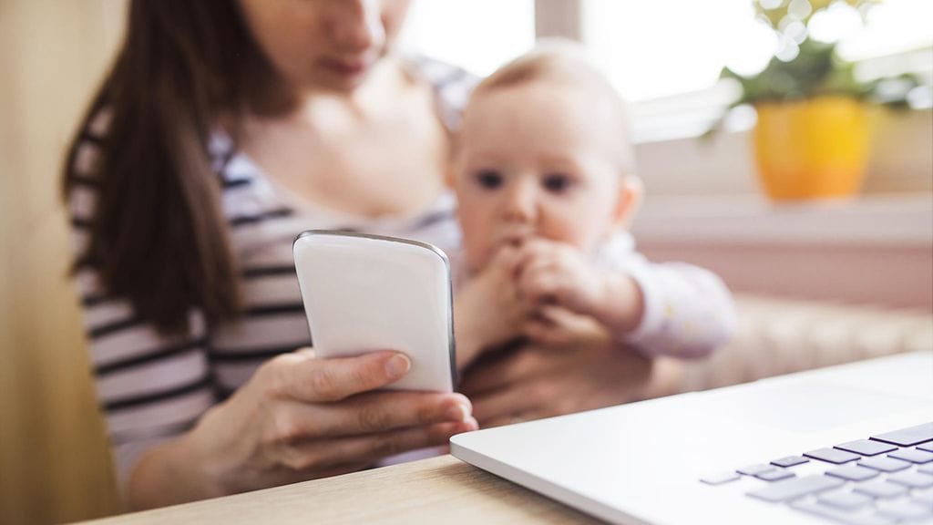 "Vihaan äitini puhelinta", kakkosluokkainen kirjoitti kirjoitustehtävässä. Moni tunsi piston sydämessään luettuaan pienen lapsen tekstin.