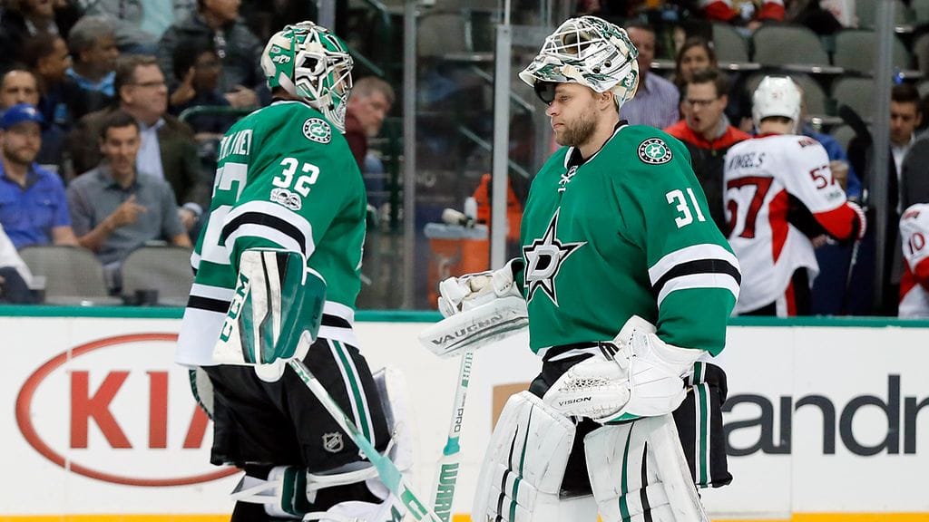 Kari Lehtonen (vas.) teki tilaa Antti Niemelle.