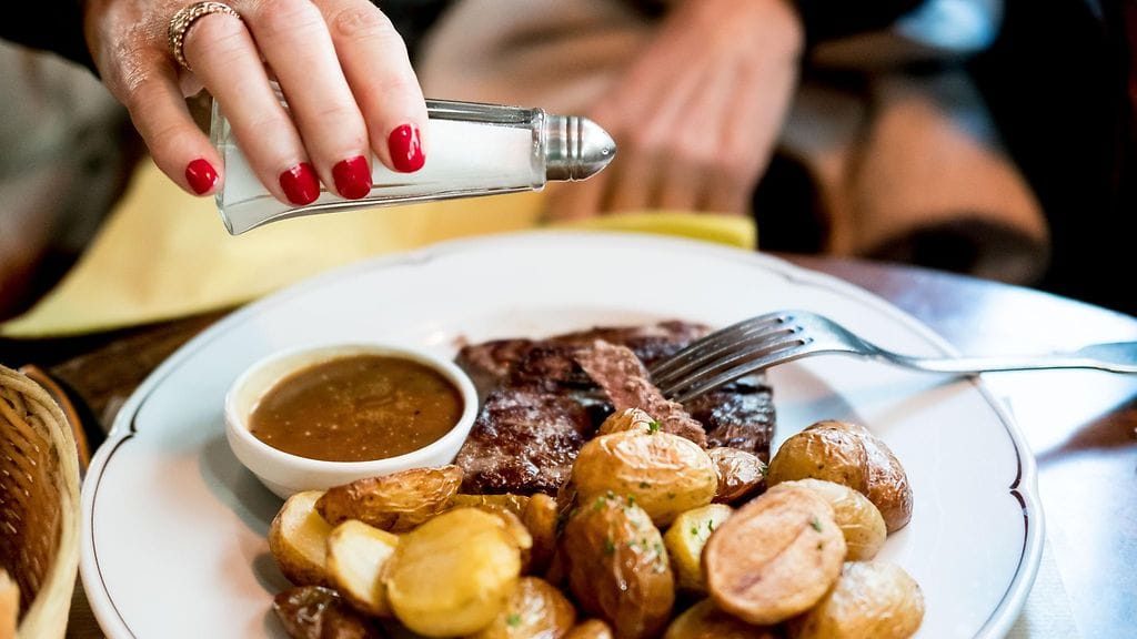 Liiallisella suolan käytöllä on huonoja terveysvaikutuksia.