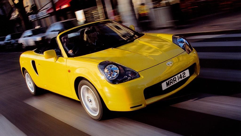 Toyota MR2 on kevytrakenteinen urheiluauto, jonka valmistus lopetettiin 2000-luvun alussa.