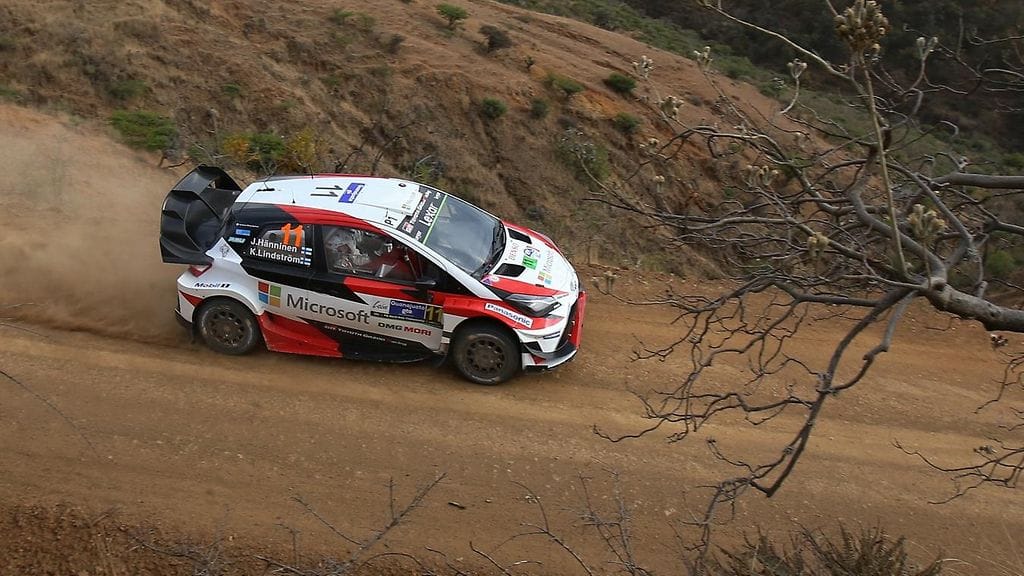 Juho Hänninen vauhdissa Meksikon soralla.