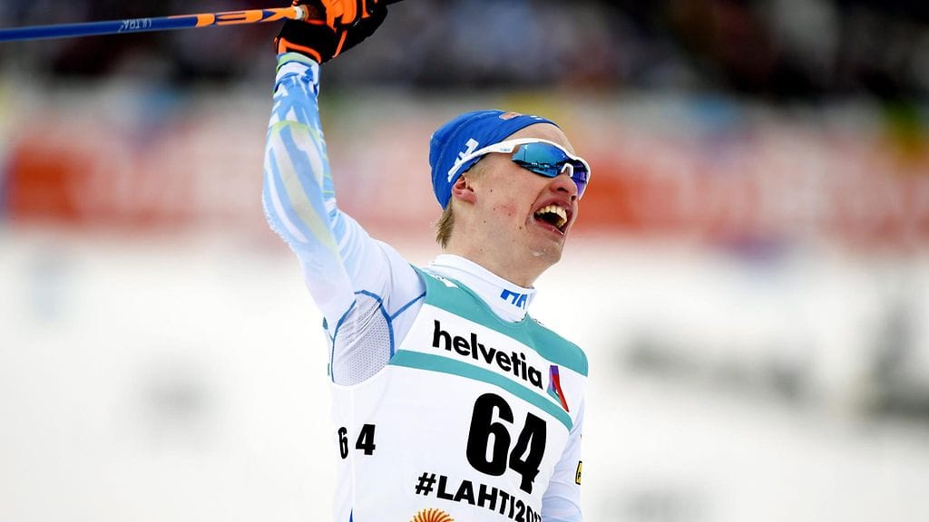 Iivo Niskanen juhli MM-kultaa Lahden kotikisoissa.