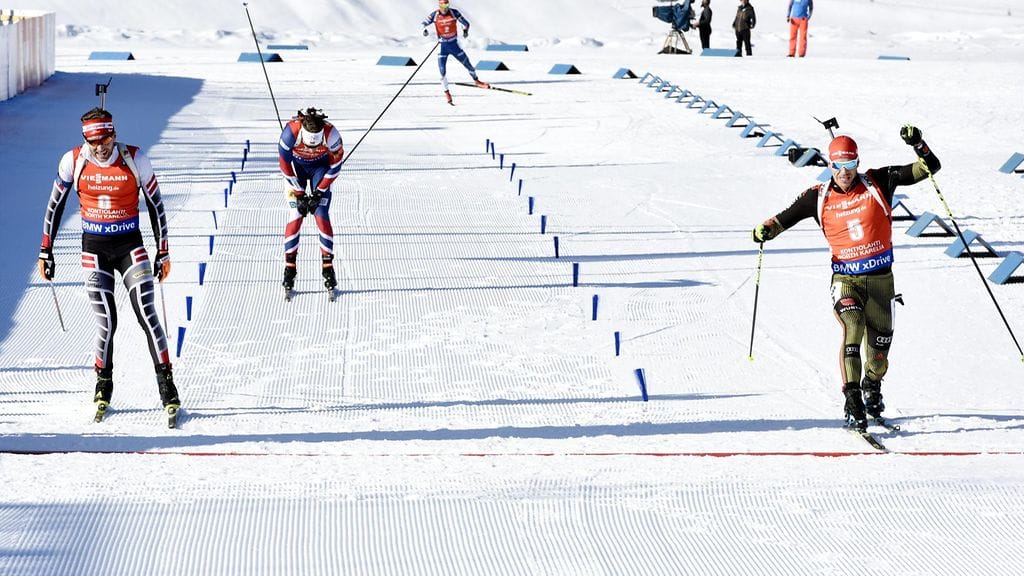 Arnd Peiffer (oik.) venytti ensimmäisenä mononsa maaliviivan yli.