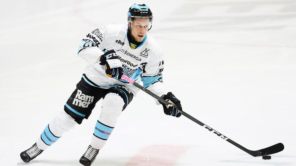 Juhani Tyrväinen. Arkistokuva.