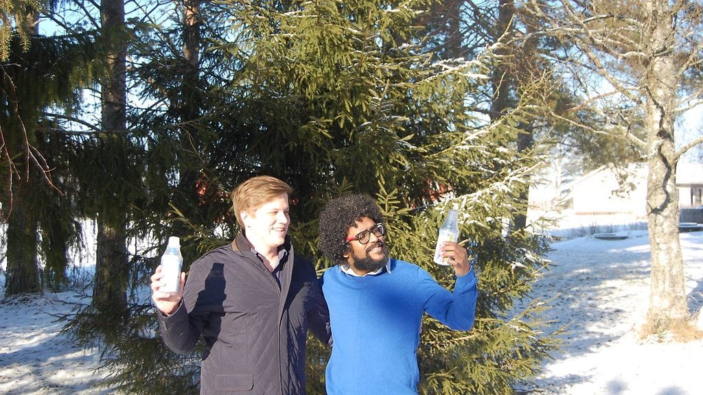 Jouni Aura ja Rathan Kumar saivat idean pullotetun ilman myymisestä viime vuonna.