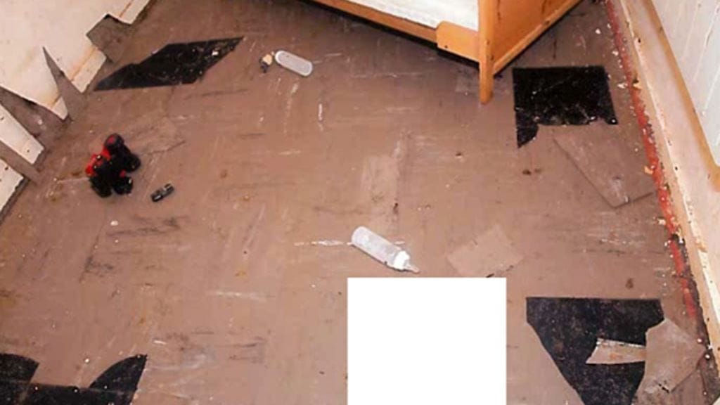 Kuva Briteistä 2, likainen huone, jossa lapsia pidettiin