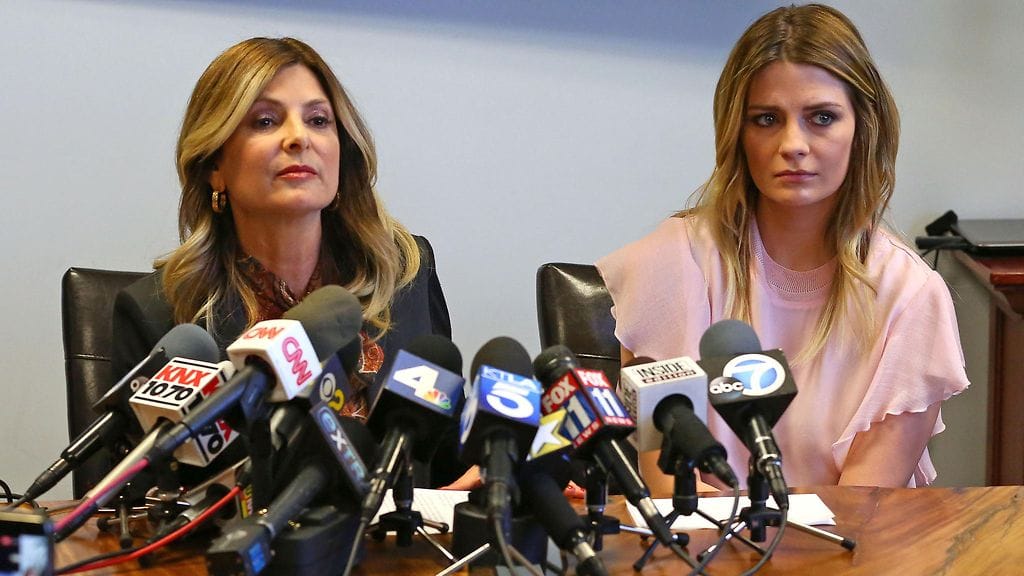 Asianajaja Lisa Bloom ja Mischa Barton.