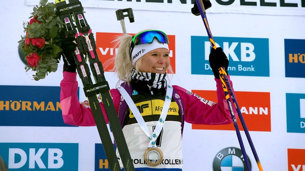 Mari Laukkanen juhli voittoa Holmenkollenilla.