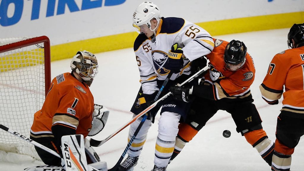 Rasmus Ristolainen viimeisteli upean rankkarimaalin.