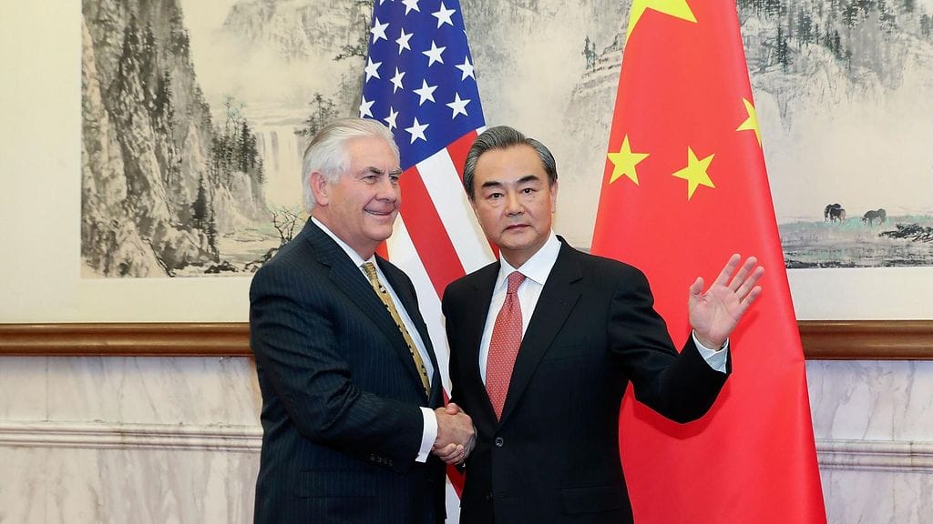 Yhdysvaltain ulkoministeri Rex Tillerson ja Kiinan ulkoministeri Wang Yi viime maaliskuussa.