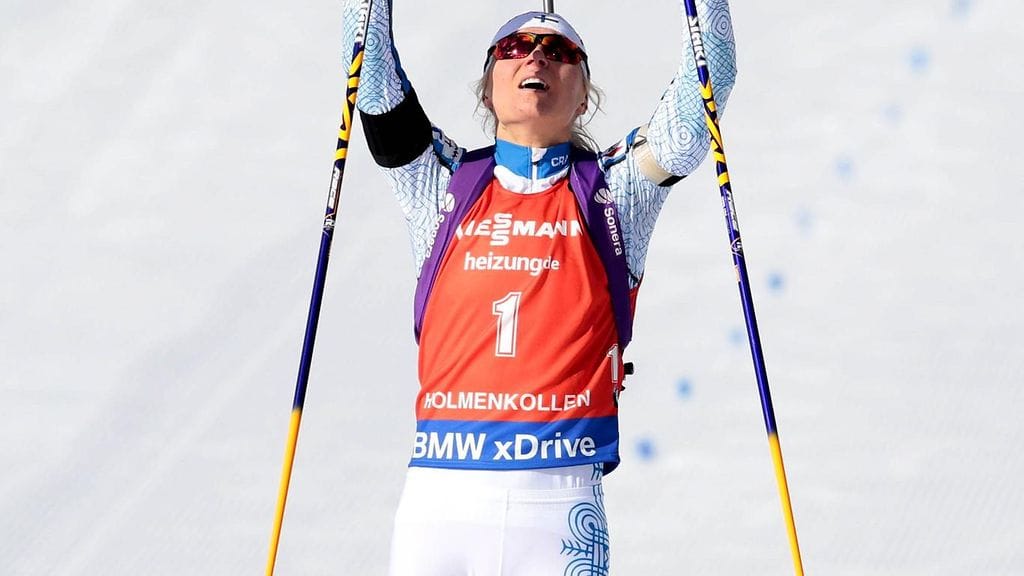 Mari Laukkanen hiihti surunauhassa.