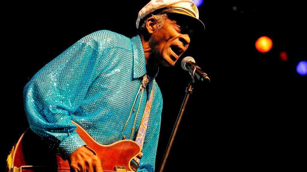 Chuck Berry kuvattuna esiintymässä vuonna 2008.