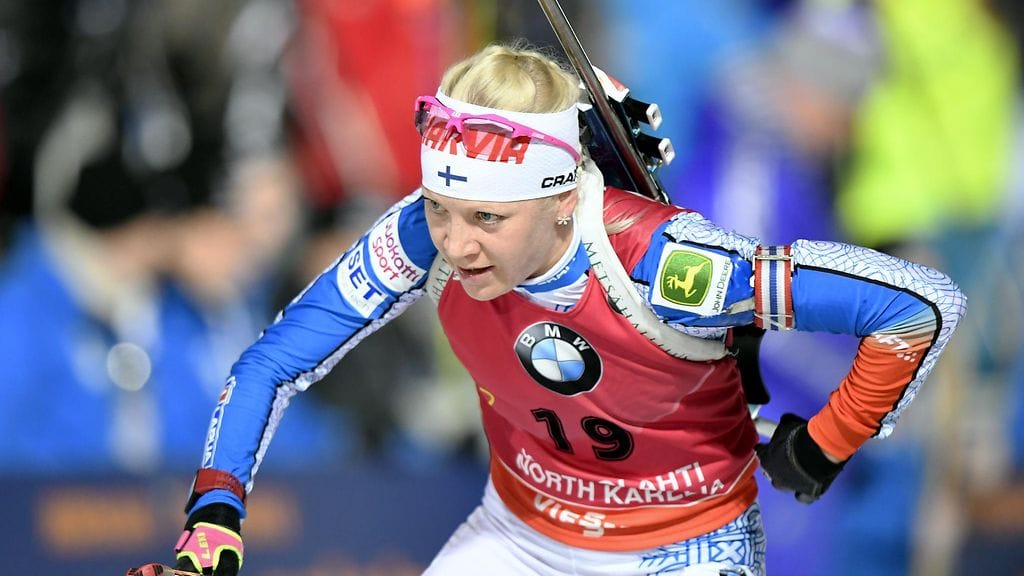 Kaisa Mäkäräinen nousi palkintopallille.