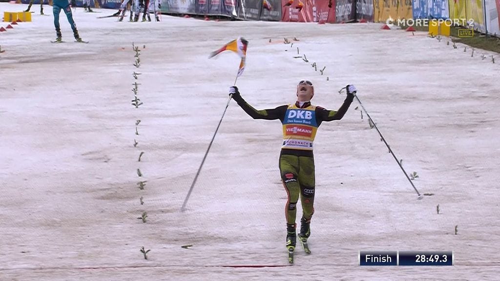 Eric Frenzel tuulettaa voittoaan.