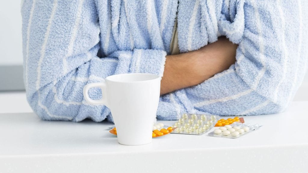 Kuumat juomat ja vitamiinipillerit eivät tuoreen tutkimuksen perusteella sovi yhteen. Kuvituskuva.