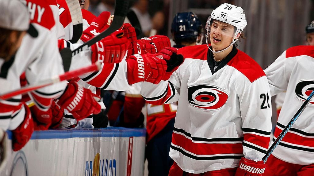 Sebastian Aho juhli 2-2-tasoitusosumaansa.