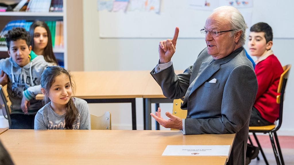 Kaarle Kustaa koulunpenkillä 22.3.2017 4