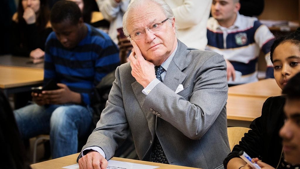 Kaarle Kustaa koulunpenkillä 22.3.2017 7