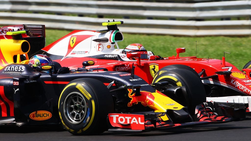Max Verstappen ja Kimi Räikkönen Unkarin GP:ssä viime heinäkuussa.