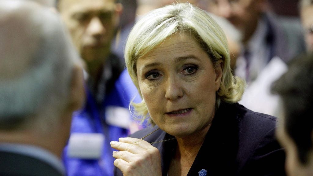 Äärioikeistolaisen Kansallisen rintaman epäillään maksaneen EU-budjetista palkkioita muun muassa Le Penin henkilökohtaiselle avustajalle ja henkivartijalle Pariisissa.