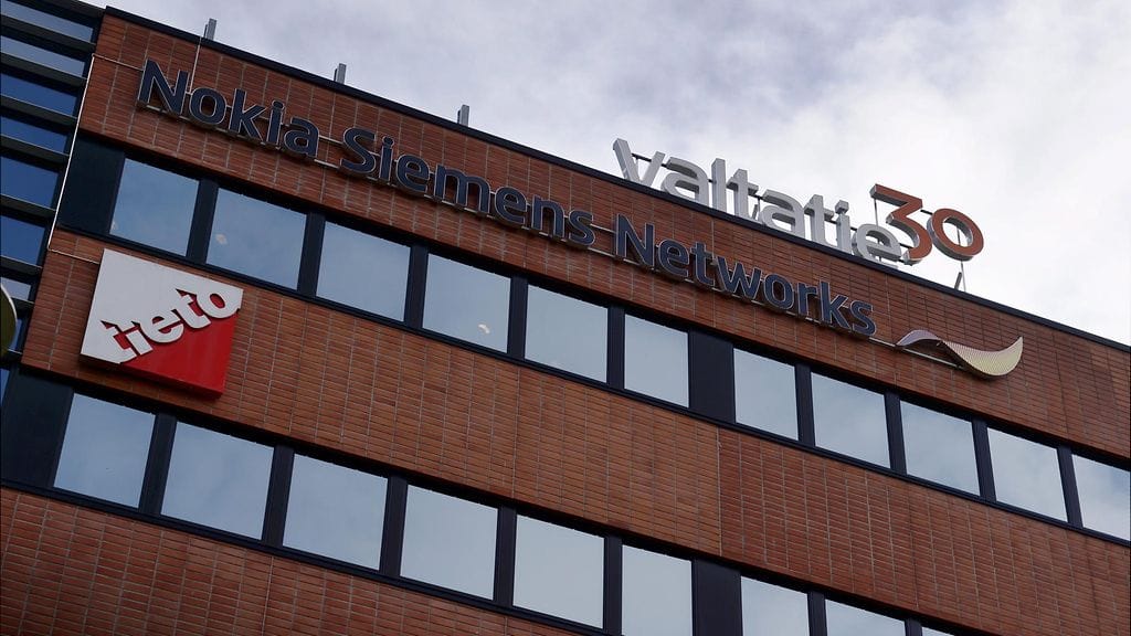 Irtisanomisten lisäksi luvassa on lomautuksia. Vähennystarpeeksi ilmoitettiin alun perin 250 ihmistä.