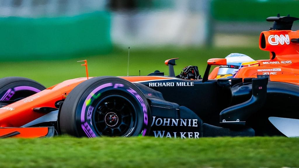 McLaren joutuu tulemaan toimeen Hondan moottoreilla.