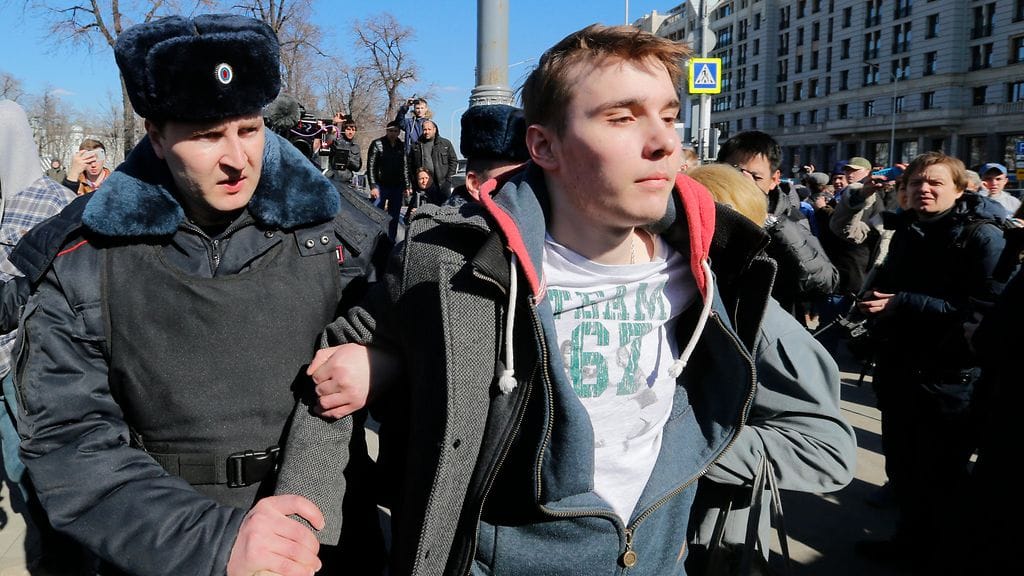 Venäjällä osoitettiin mieltä hallituksen korruptiota vastaan sunnuntaina 26. maaliskuuta 2017.